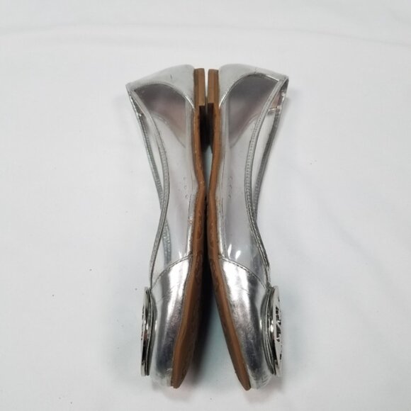 New Tory Burch Reva Audrey rare clear lucite silver logo medallion ballet flat - Picture 11 of 16